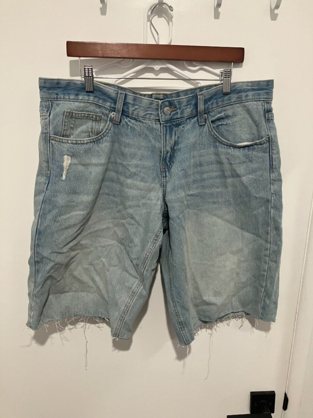 Wild Fable Low Rise Blue Denim Jorts Light Wash Frayed Hem Shorts Size 12
